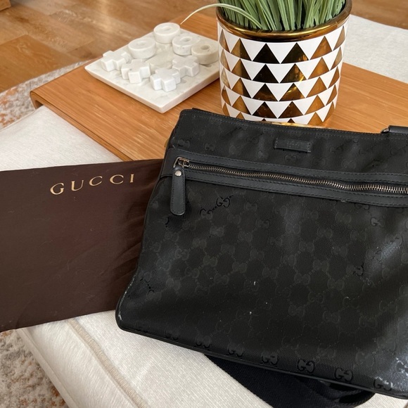 Gucci Crossbody - Picture 2 of 6